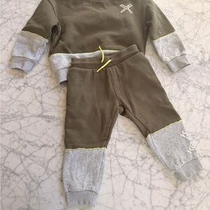 Kenzo Olive Green & Light Gray Contrast Jogger Set with Neon Drawcord
